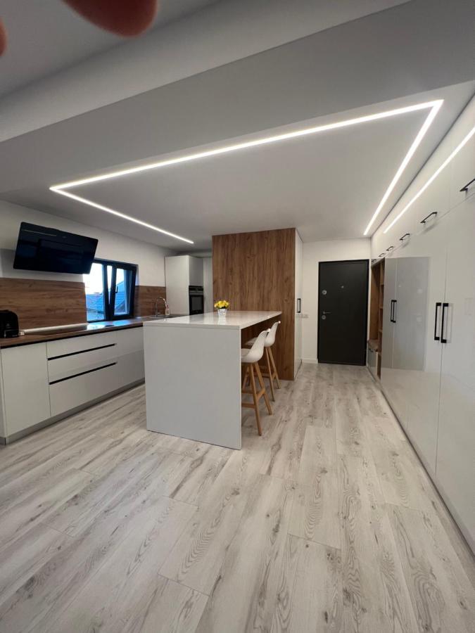 Modern Premium Apartment 1 Targoviste Bagian luar foto