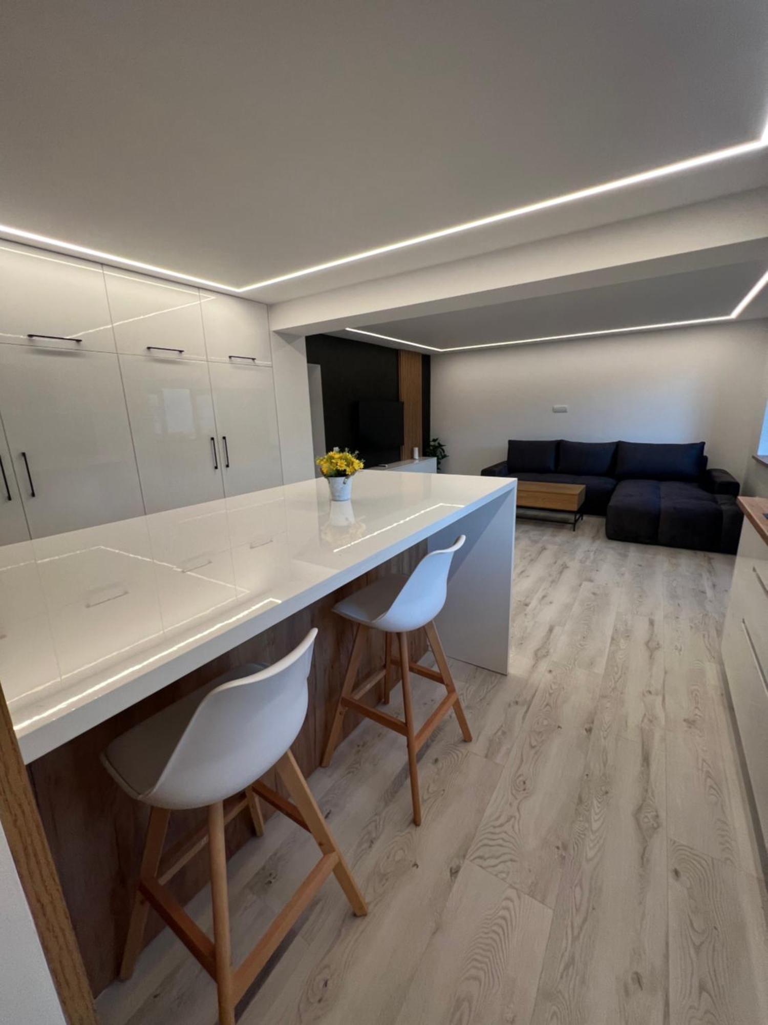 Modern Premium Apartment 1 Targoviste Bagian luar foto